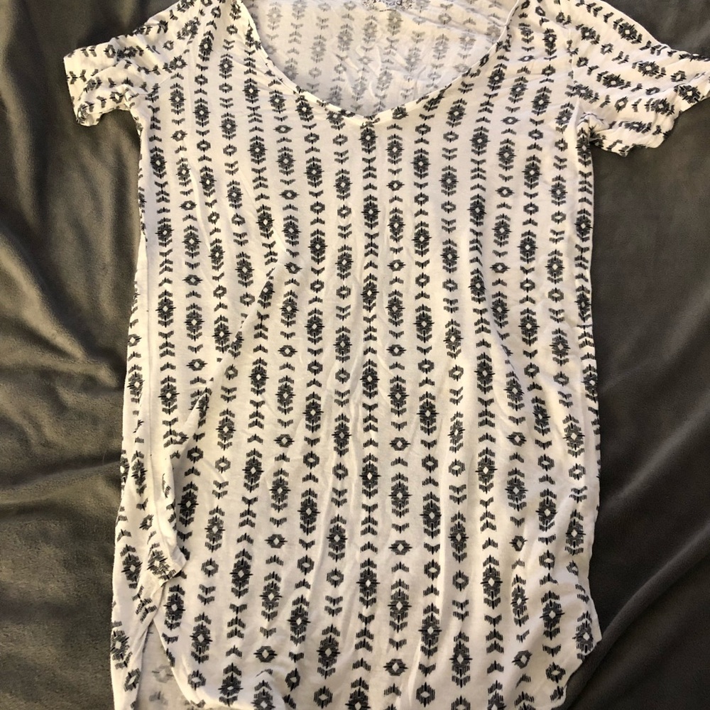 White tee shirt